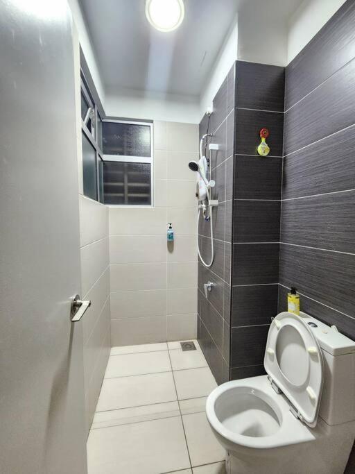 Austin Manhattan Simple Cozy By Double A * Johor Bahru