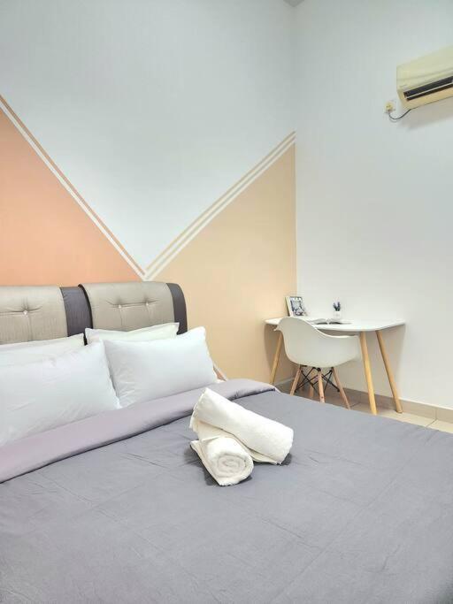 Austin Manhattan Simple Cozy By Double A * Johor Bahru